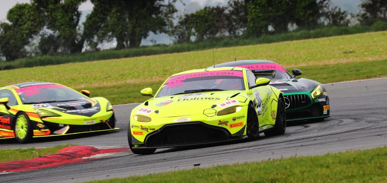 LADY LUCK NOT ON PRICES SIDE AT SNETTERTON